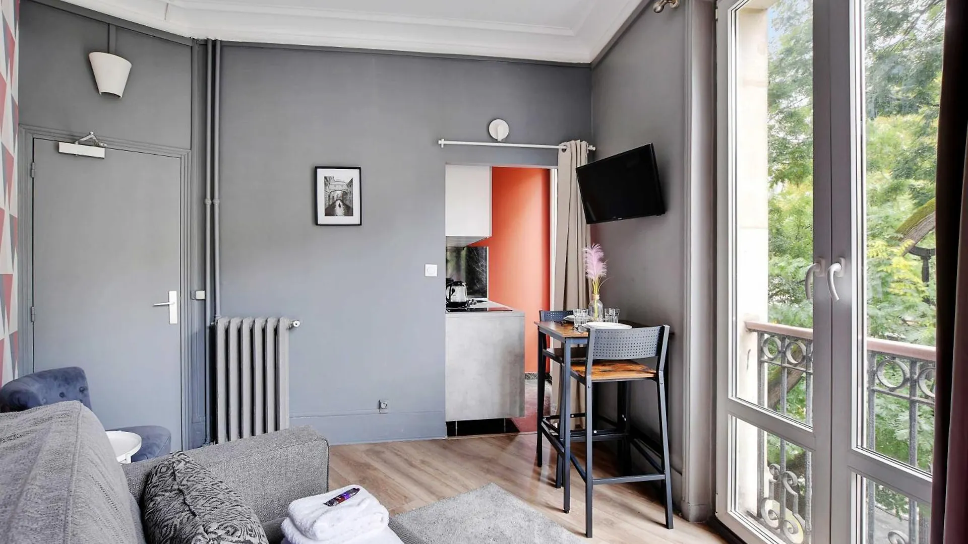 Apartment Peaceful Studio - 2P - Near The Canal Saint-Martin Paris