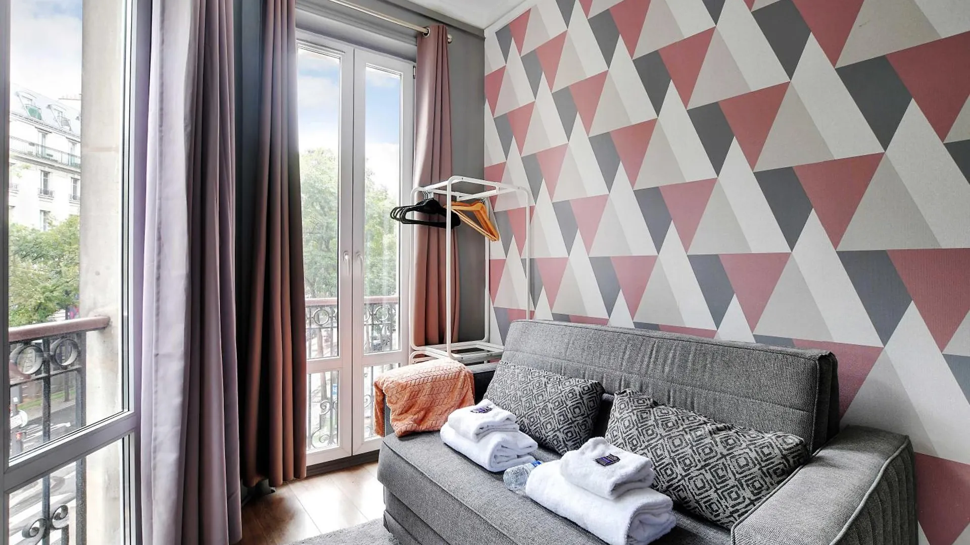 Peaceful Studio - 2P - Near The Canal Saint-Martin Paryż